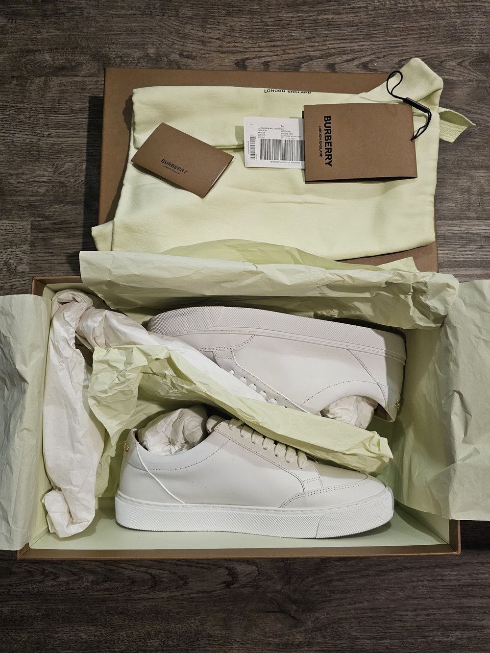 Burberry White Low-Top Leather Sneakers with Gold Logo - Picture 6 of 14